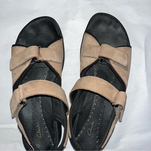 Clark’s Springers women’s tan comfort open toe strappy walking sandals shoes. 8 - Picture 3 of 9